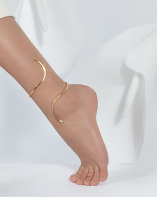 Spiral ankle bracelet in 18K gold finish